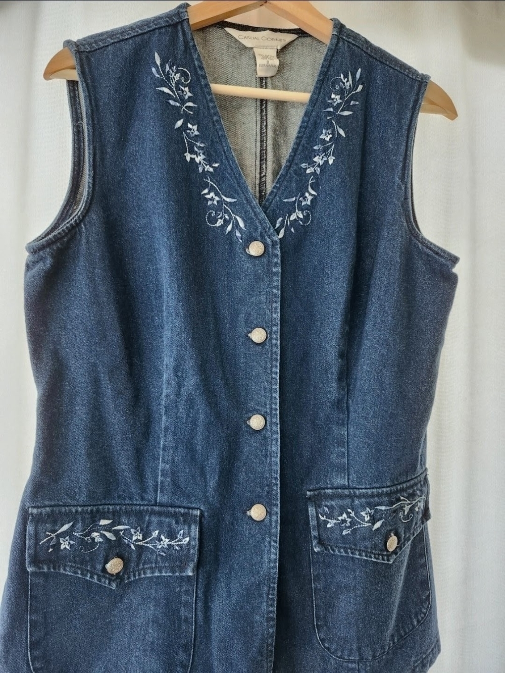 Vintage Casusal Corner Women's Embroidered Denim Vest, Grandmacore, Cottagecore